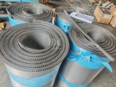 Wire Conveyor Belt with materia